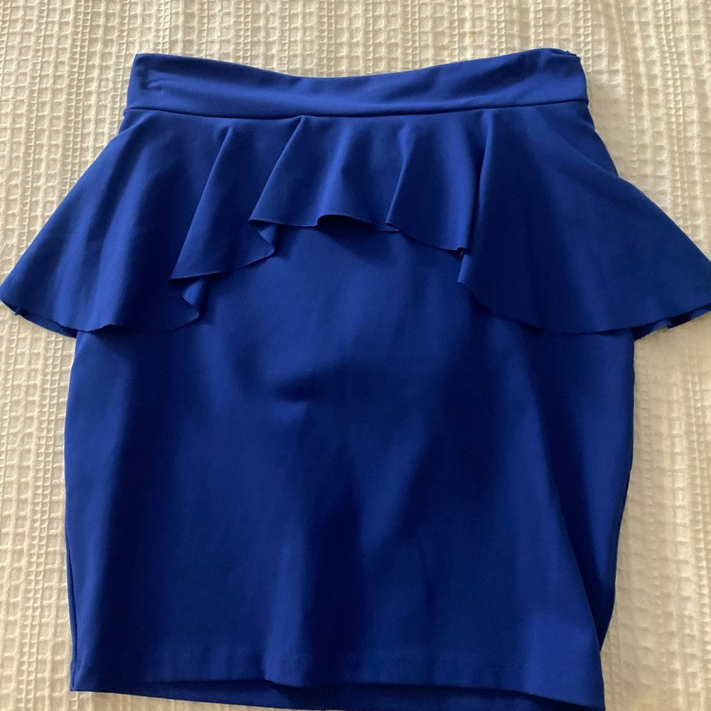 Bebe Size Small blue mini skirt